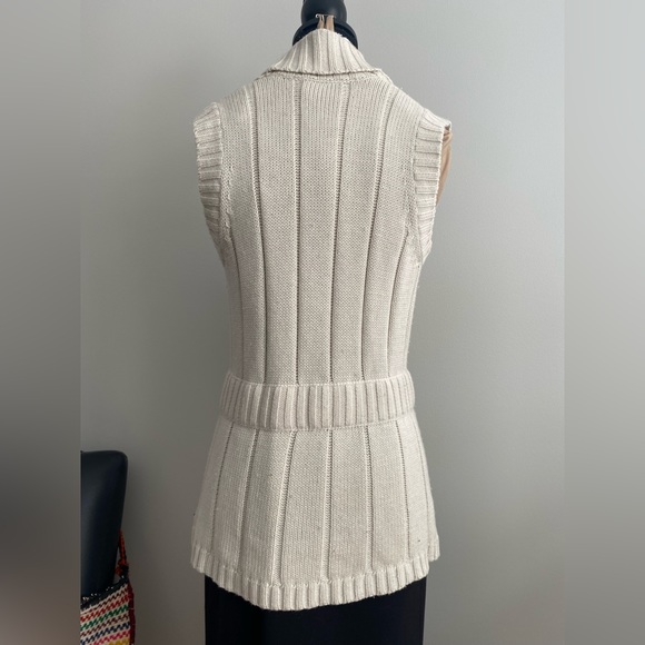 Left on Houston sweater vest! - Picture 5 of 11